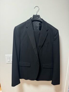 Men’s Black Suit 44R – Zara — Slim Fit (Classic Formal)